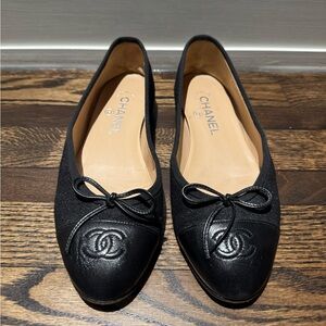 CHANEL Black Ballet Flats